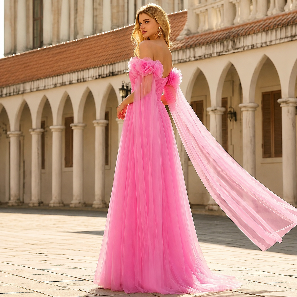 Robe de soirée princesse en tulle avec cape intégrée