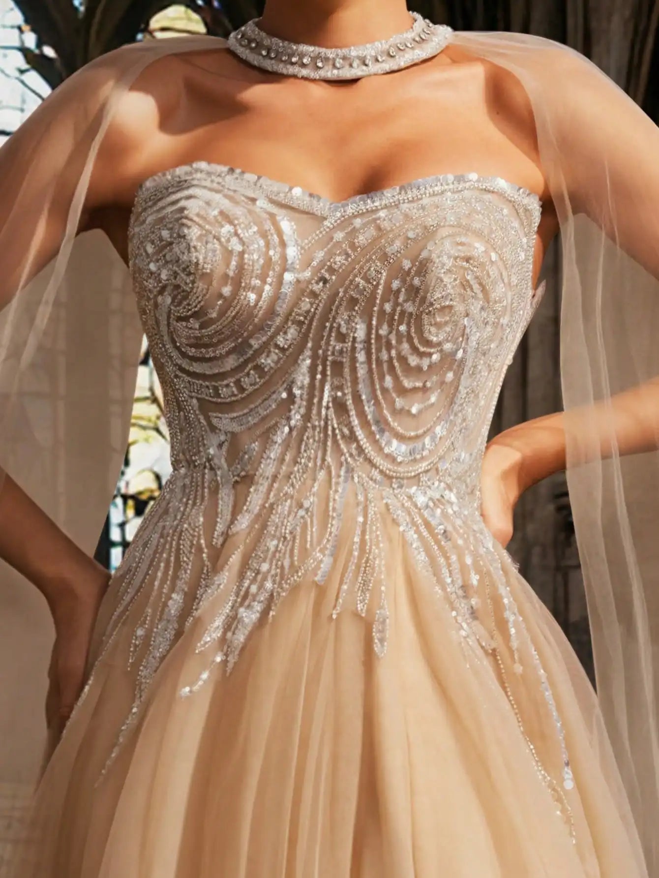 Lou-Robe Princesse Prestige Champagne à Cape de Tulle Perlée