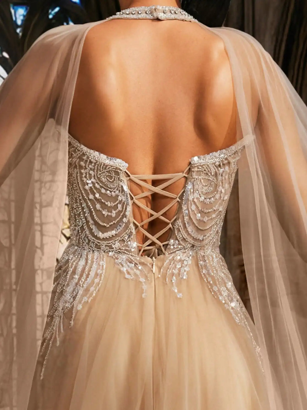 Lou-Robe Princesse Prestige Champagne à Cape de Tulle Perlée