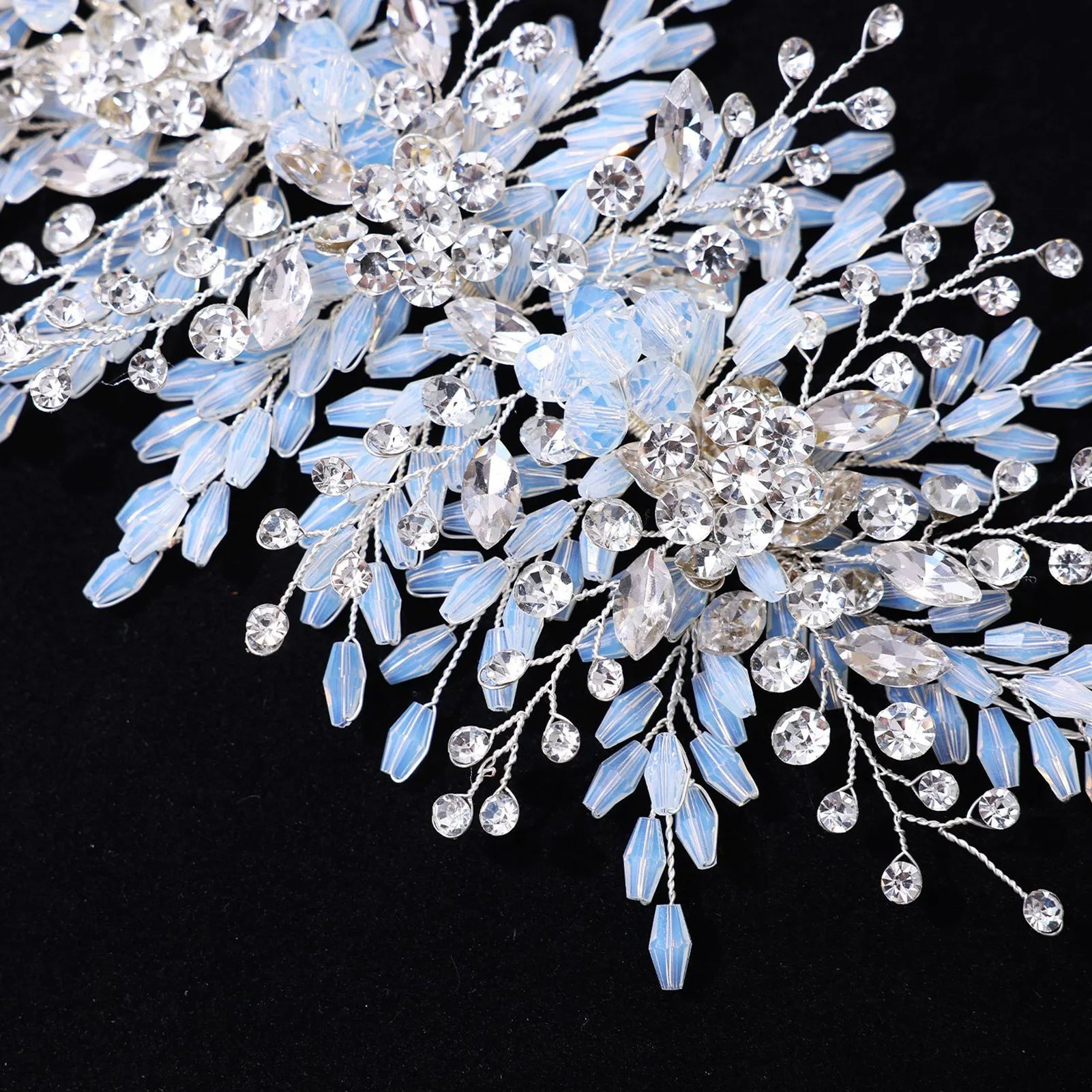 Charlotte-Accessoire de Cheveux Mariée Cristaux & Perles Élégance