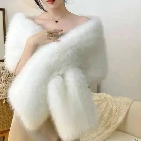 Kitty-Étole de Mariée en Fausse Fourrure Luxe Hivernal