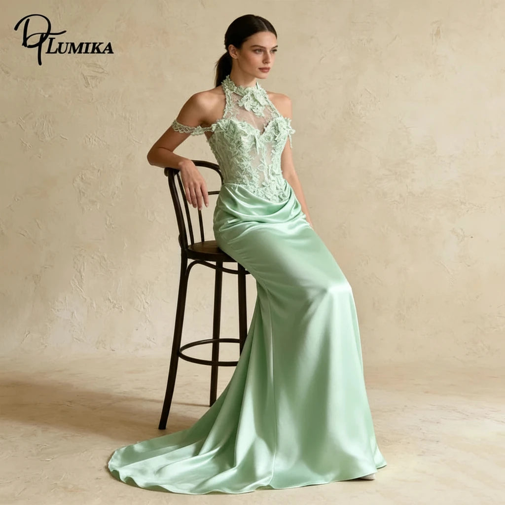 Lumika-Robe de soirée satinée dos nu à col montant en dentelle