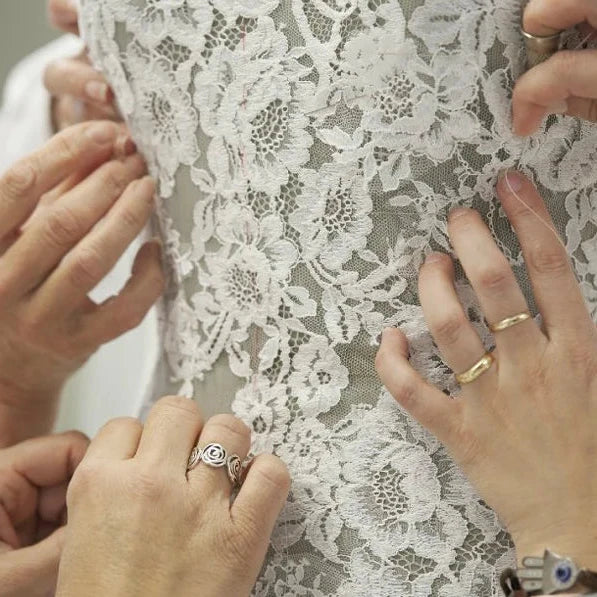 Kate-Robe de mariée princesse à col montant en dentelle et manches longues