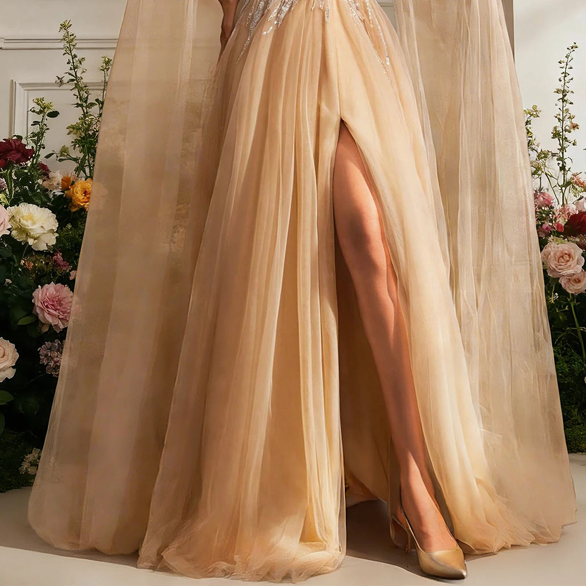 Lou-Robe Princesse Prestige Champagne à Cape de Tulle Perlée
