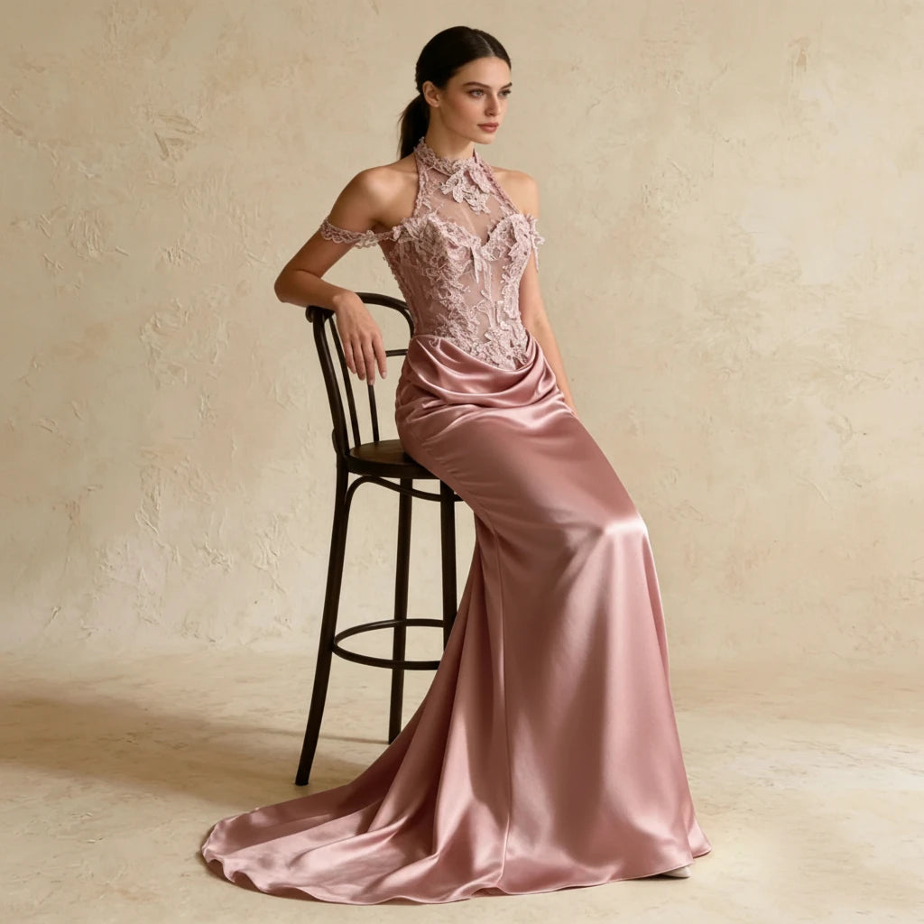 Lumika-Robe de soirée satinée dos nu à col montant en dentelle