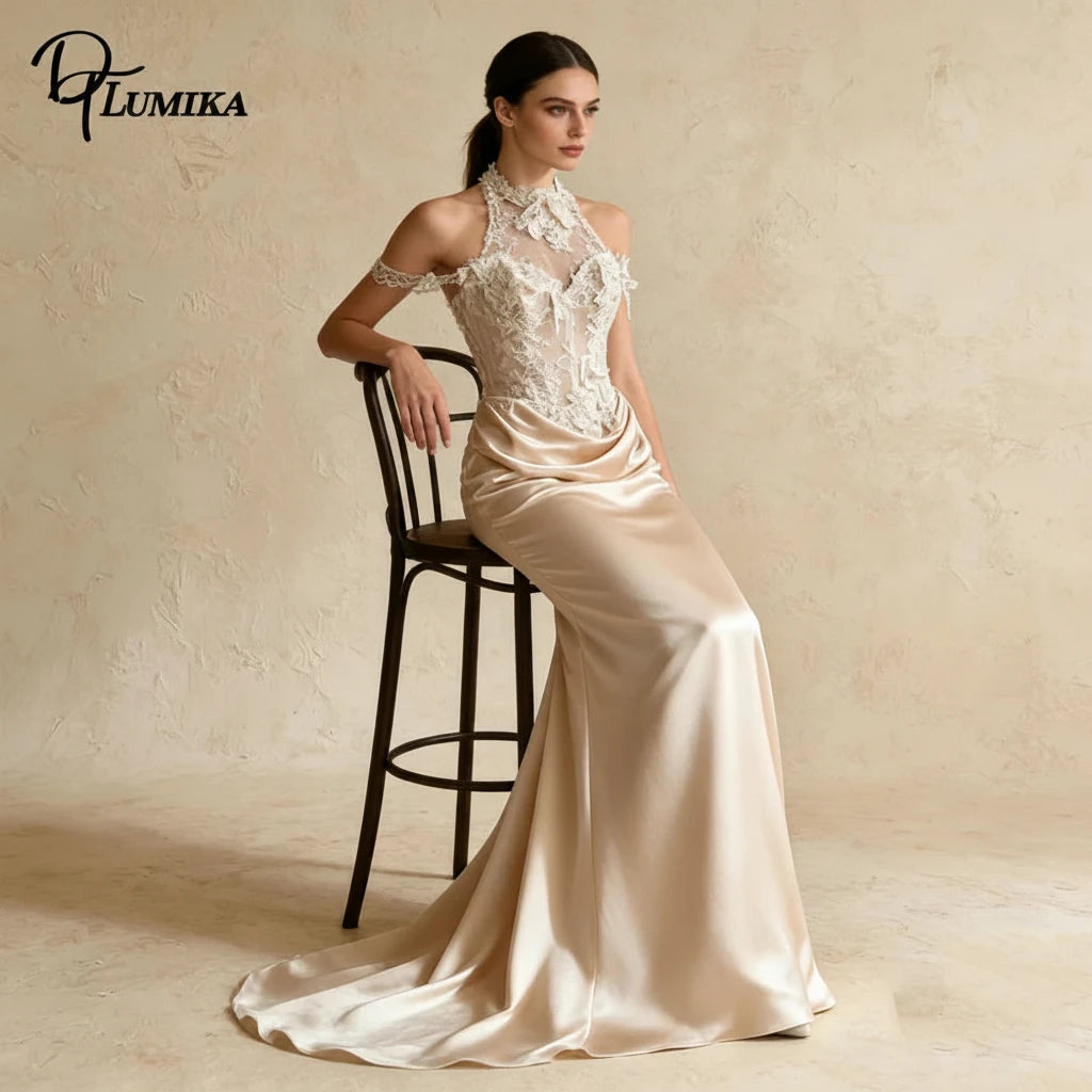 Lumika-Robe de soirée satinée dos nu à col montant en dentelle