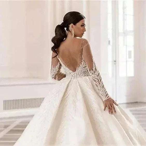 Aurore-Robe de mariée princesse en satin, dentelle et perles brodées